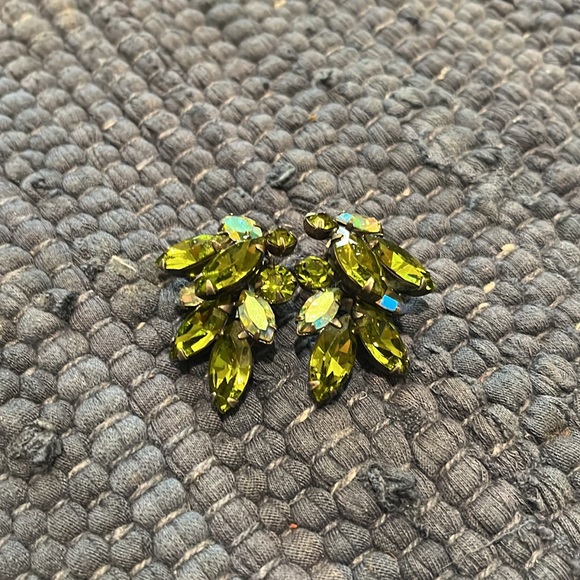 Vintage Crystal Clip-on Earrings - Picture 3 of 5